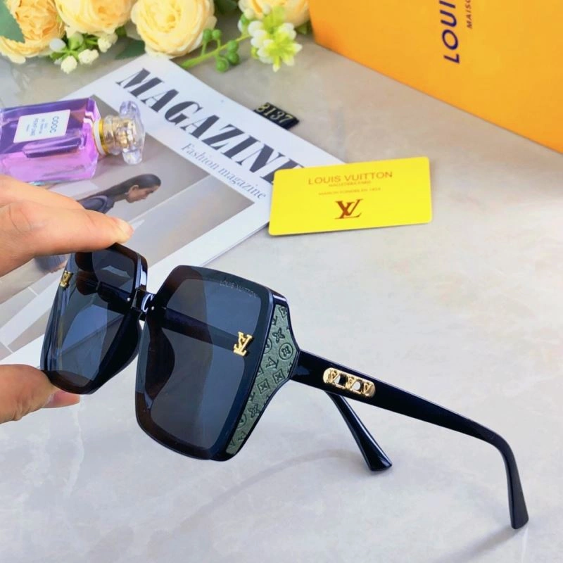 Bright Louis Vuitton Sunglasses 280794