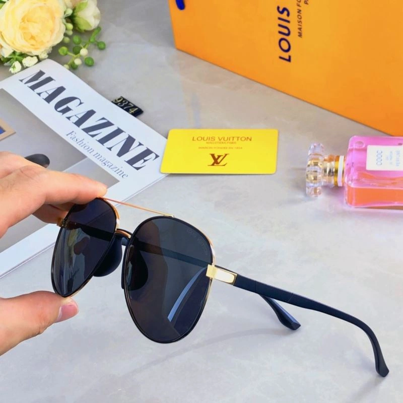 Louis Vuitton Sunglasses Chic 280782