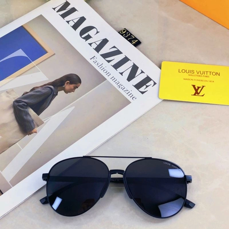 Louis Vuitton Sunglasses Chic 280782