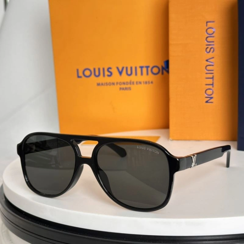 Supportive Louis Vuitton Sunglasses 280792