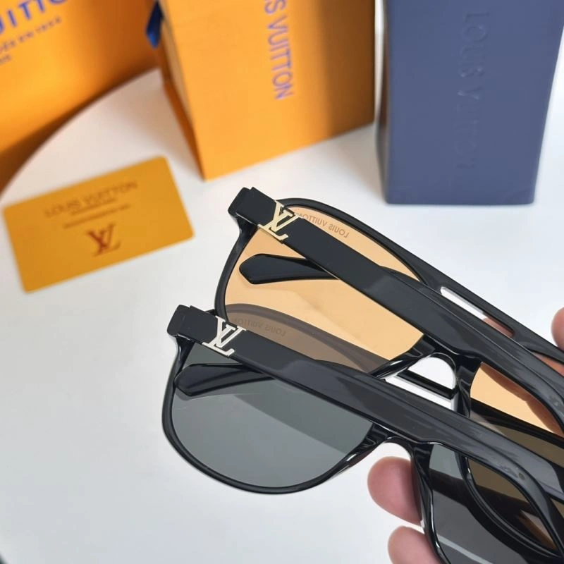 Supportive Louis Vuitton Sunglasses 280792