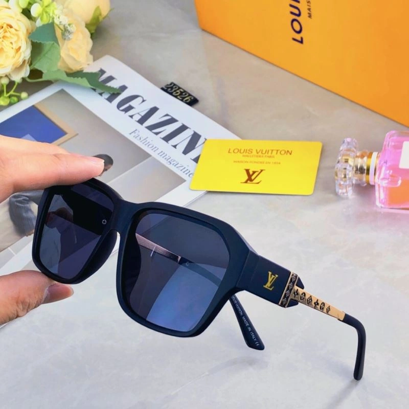 Minimalist Louis Vuitton Sunglasses 280787