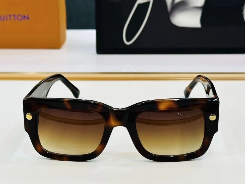 Louis Vuitton Sunglasses Sleek 280768