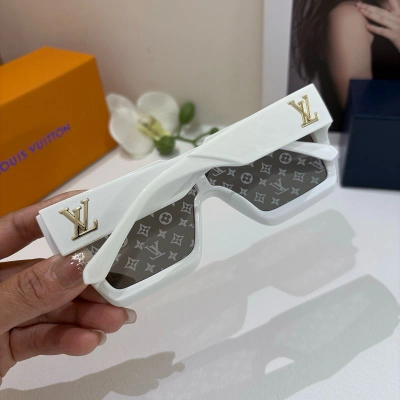 Louis Vuitton Sunglasses StreetReady 280732