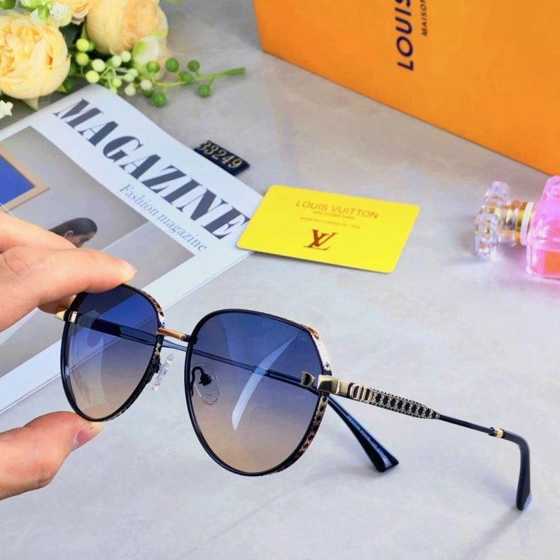 Louis Vuitton Sunglasses Compact 280754