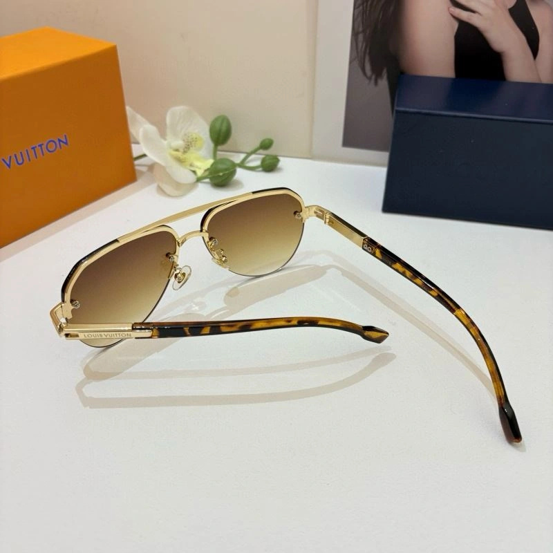 Minimalist Louis Vuitton Sunglasses 280726