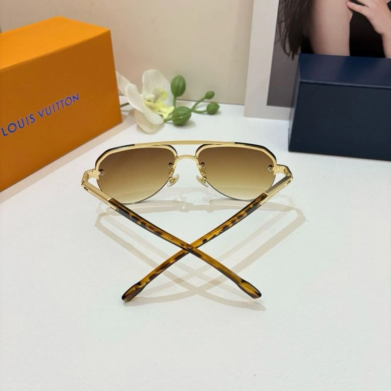 Minimalist Louis Vuitton Sunglasses 280726