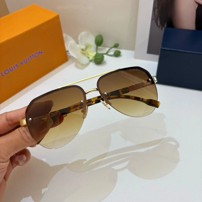 Minimalist Louis Vuitton Sunglasses 280726