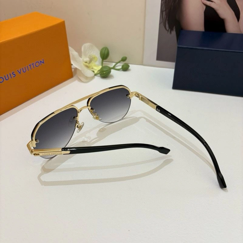 Seasonal Louis Vuitton Sunglasses 280725
