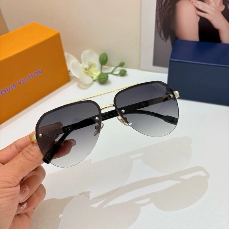 Seasonal Louis Vuitton Sunglasses 280725