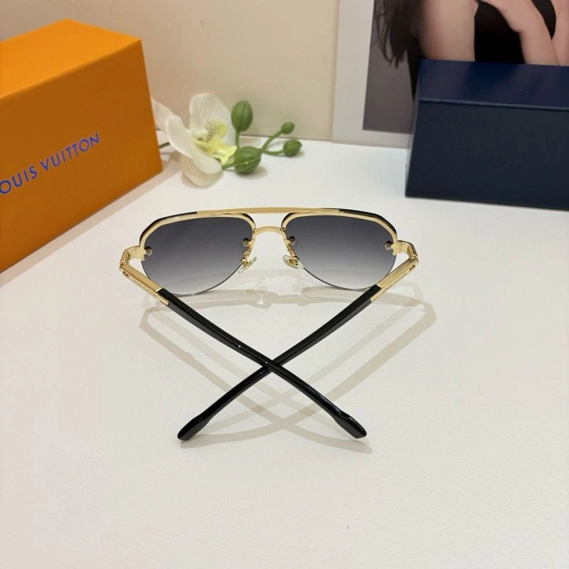 Seasonal Louis Vuitton Sunglasses 280725
