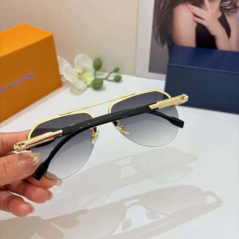 Seasonal Louis Vuitton Sunglasses 280725