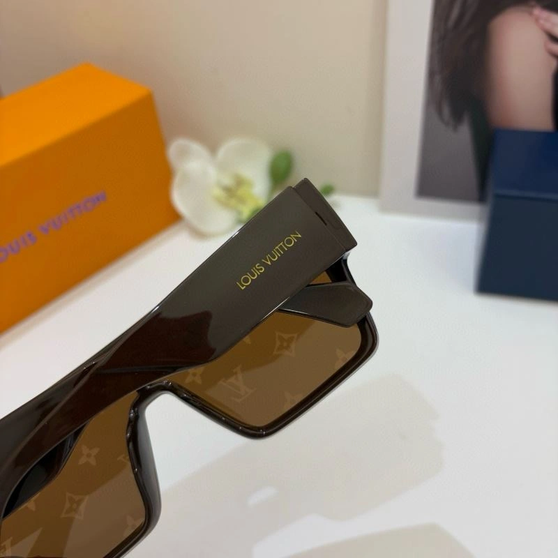 FashionForward Louis Vuitton Sunglasses 280715