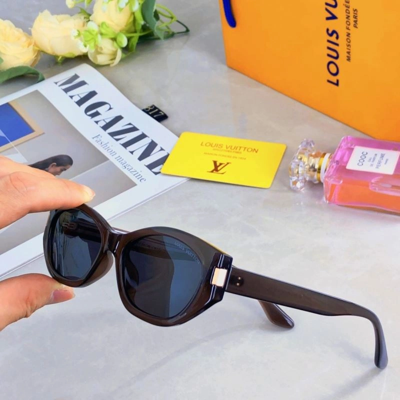 Sleek Louis Vuitton Sunglasses 280718