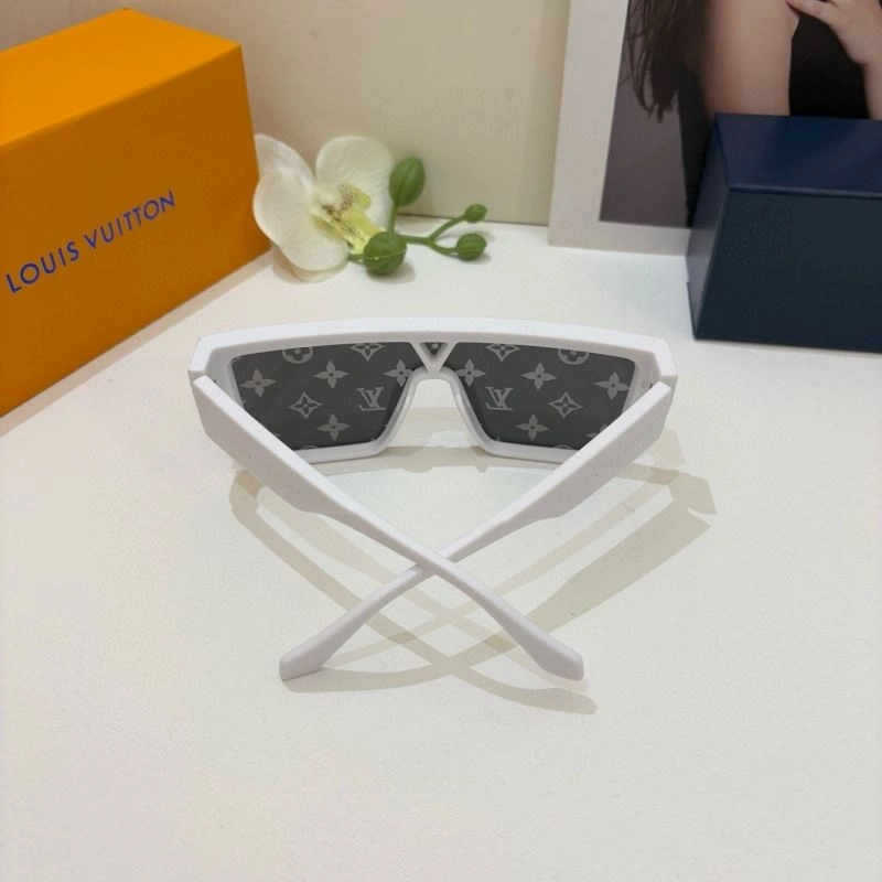 Louis Vuitton Sunglasses AllSeason 280699