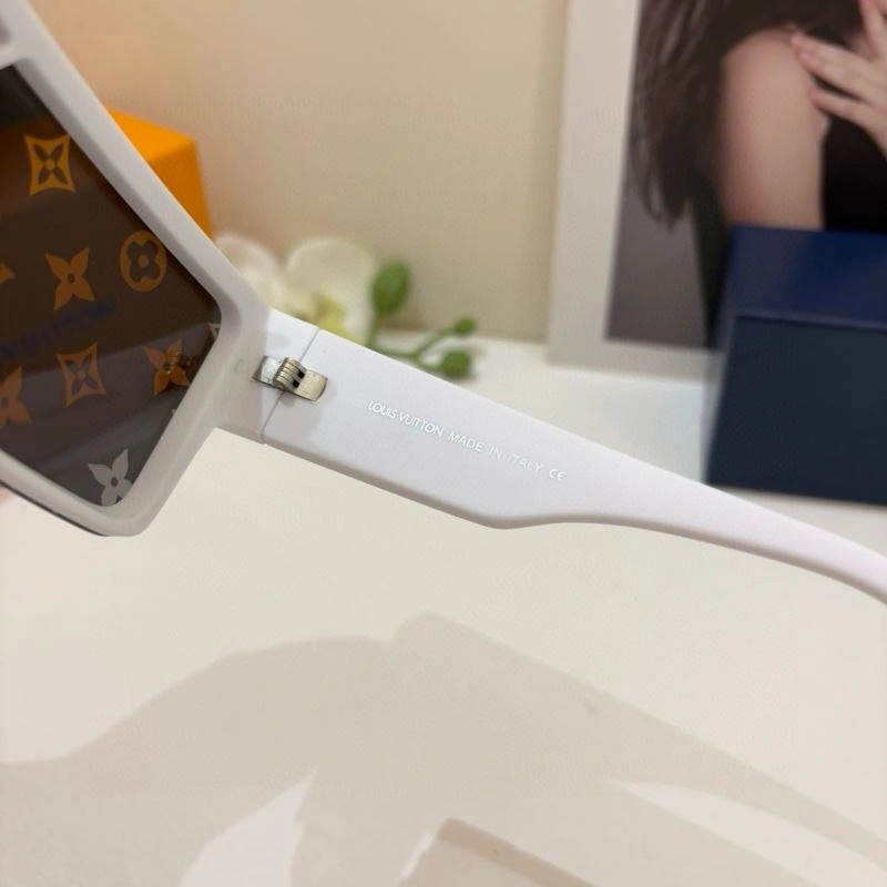 Louis Vuitton Sunglasses AllSeason 280699