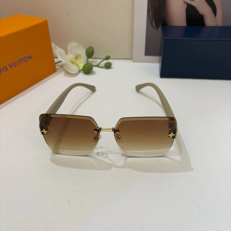 WaterResistant Louis Vuitton Sunglasses 280689