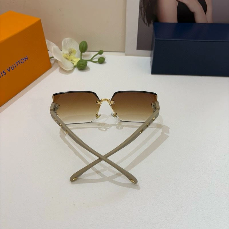 WaterResistant Louis Vuitton Sunglasses 280689
