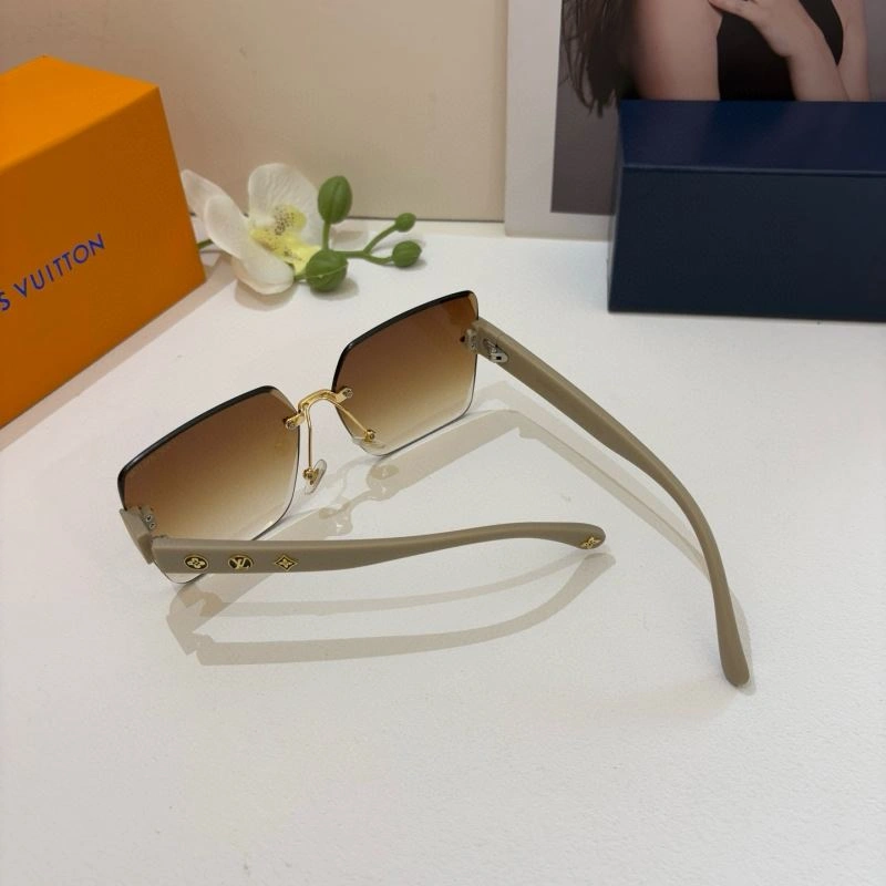 WaterResistant Louis Vuitton Sunglasses 280689