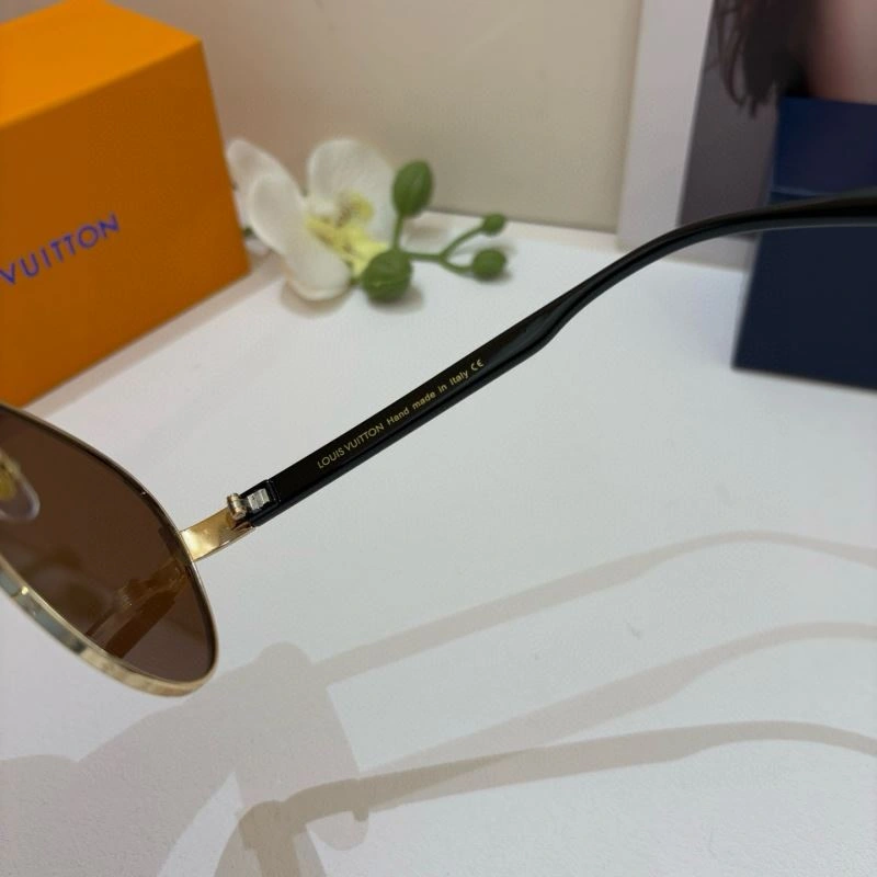 MultiPurpose Louis Vuitton Sunglasses 280695