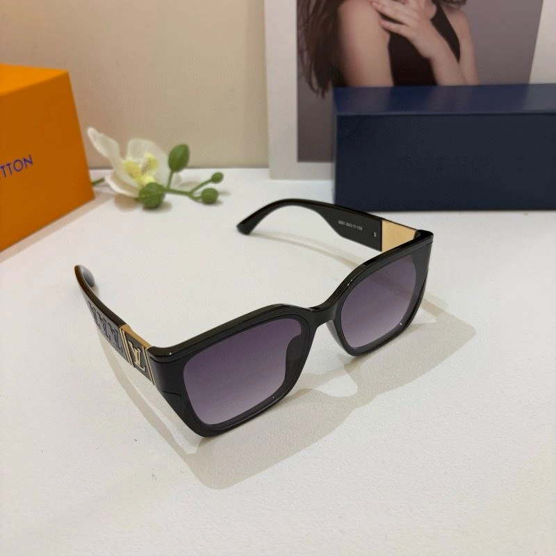 Louis Vuitton Sunglasses Bold 280686