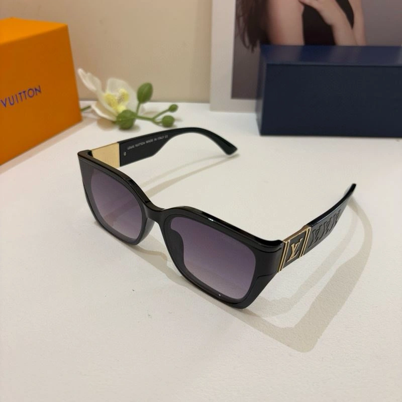 Louis Vuitton Sunglasses Bold 280686