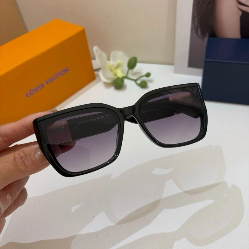 Louis Vuitton Sunglasses Bold 280686
