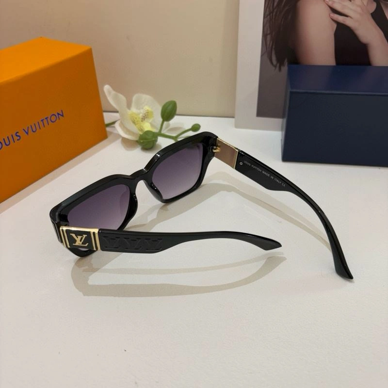 Louis Vuitton Sunglasses Bold 280686