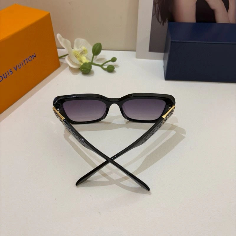 Louis Vuitton Sunglasses Bold 280686
