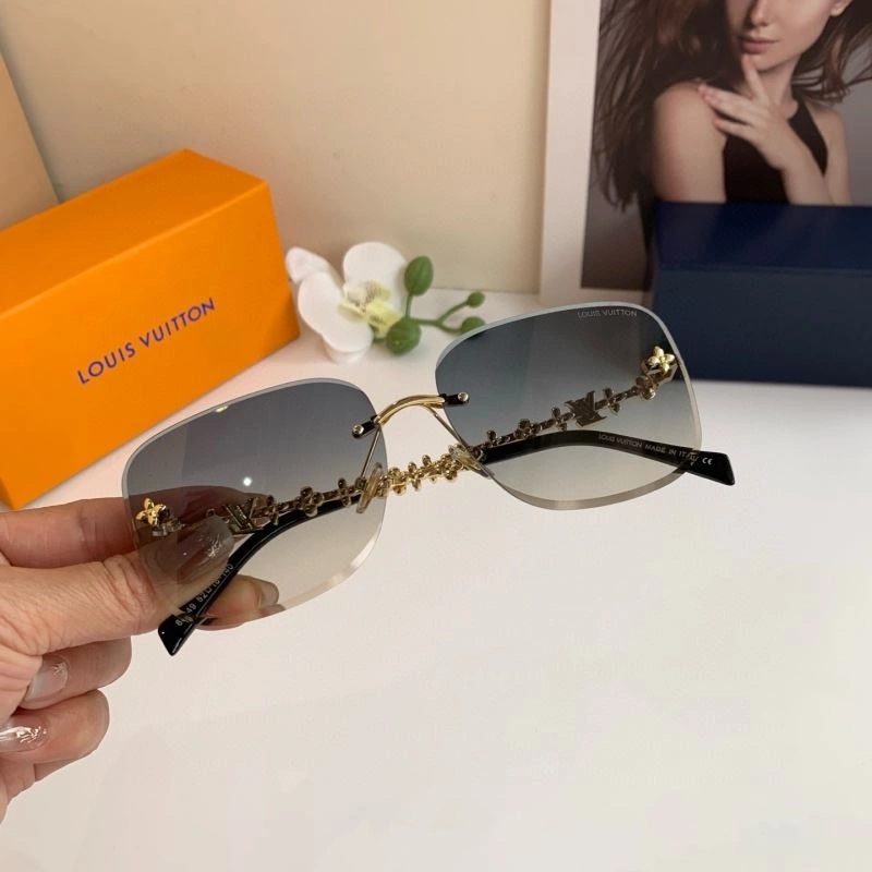 EyeCatching Louis Vuitton Sunglasses 280701