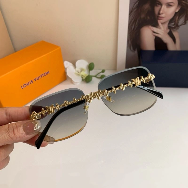 EyeCatching Louis Vuitton Sunglasses 280701