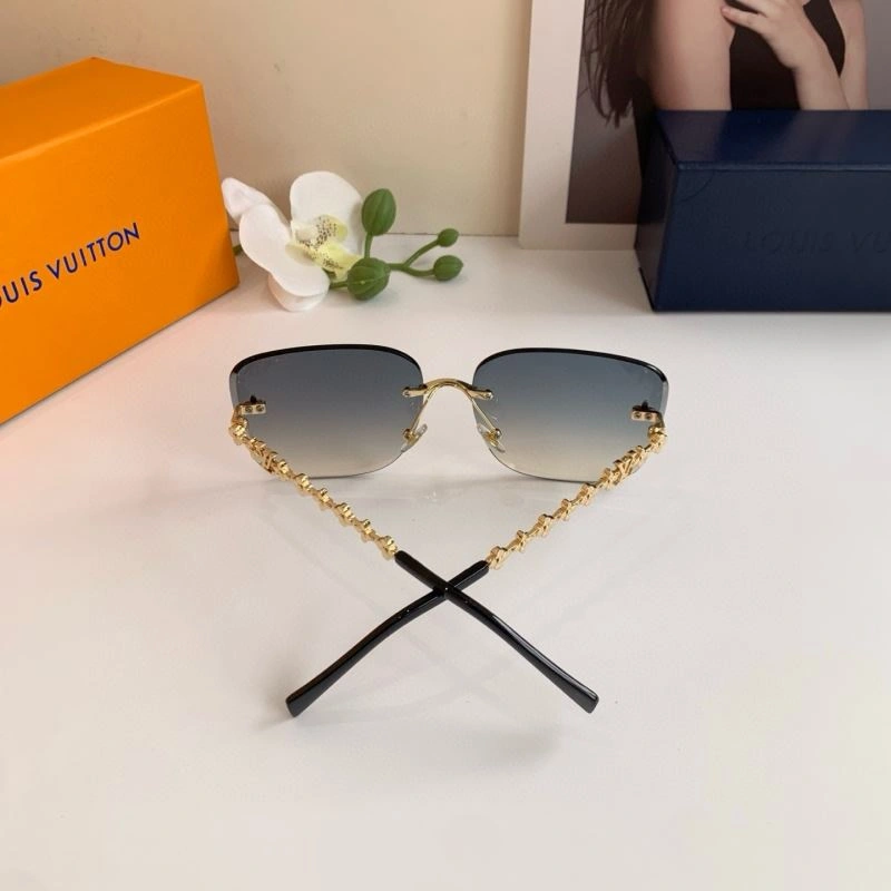 EyeCatching Louis Vuitton Sunglasses 280701