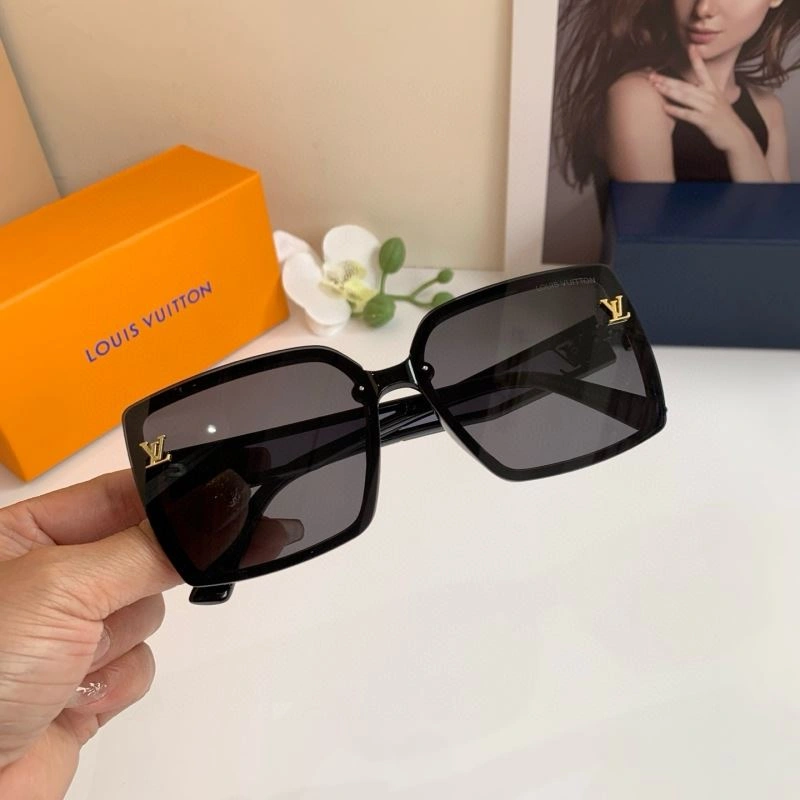 Bright Louis Vuitton Sunglasses 280690