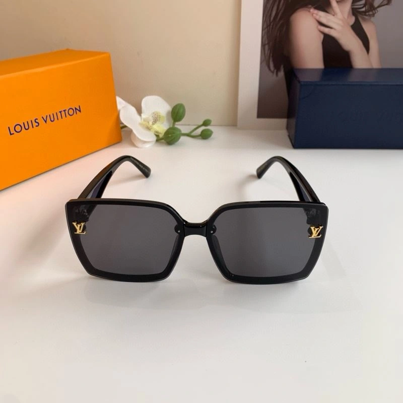 Bright Louis Vuitton Sunglasses 280690