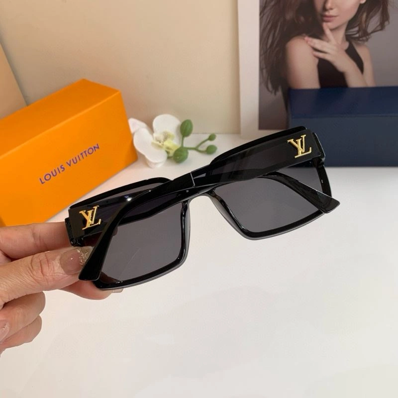 Bright Louis Vuitton Sunglasses 280690