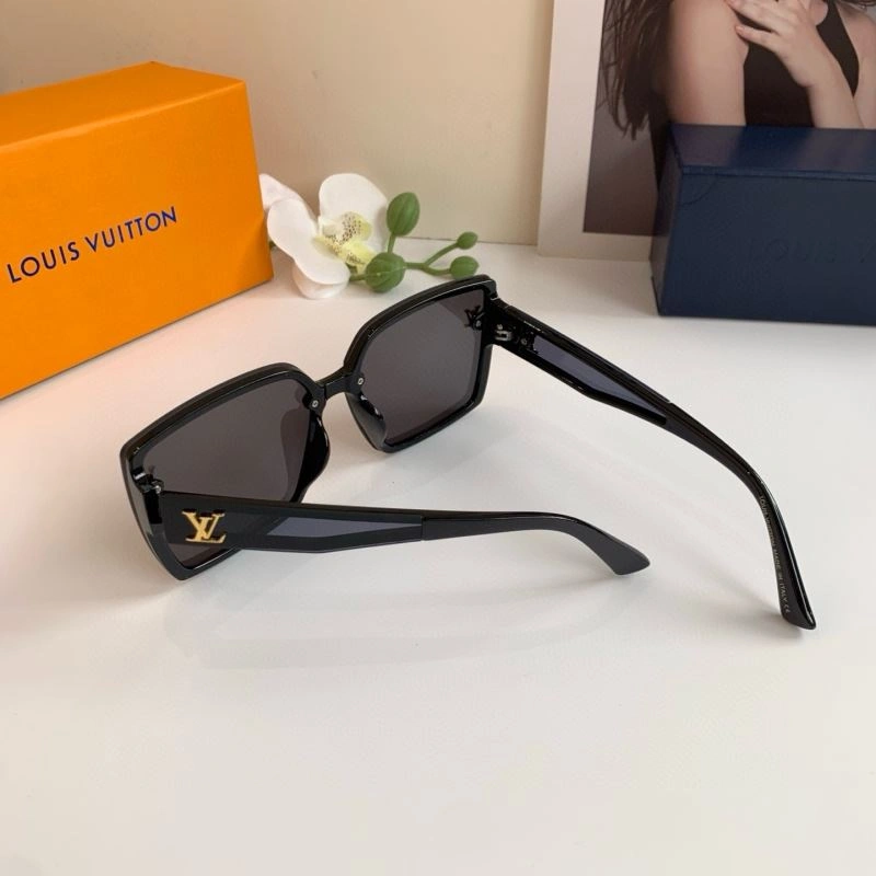 Bright Louis Vuitton Sunglasses 280690