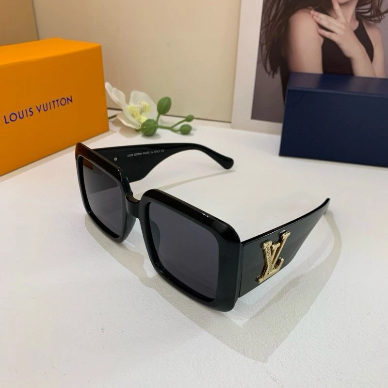 RelaxedFit Louis Vuitton Sunglasses 280685