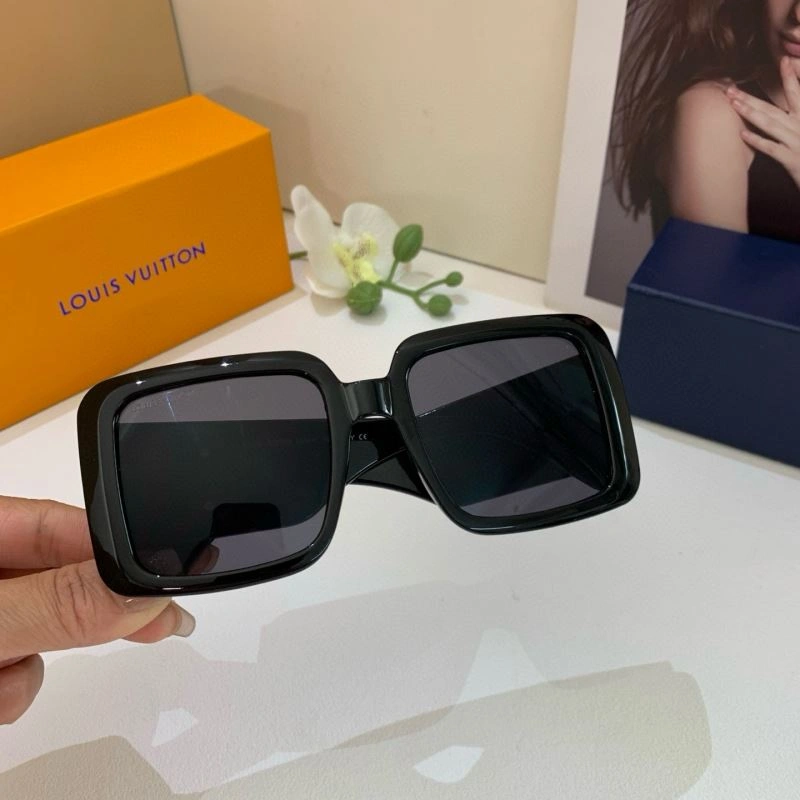 RelaxedFit Louis Vuitton Sunglasses 280685