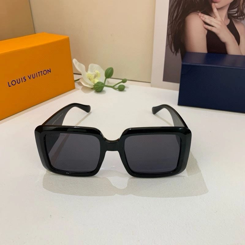 RelaxedFit Louis Vuitton Sunglasses 280685