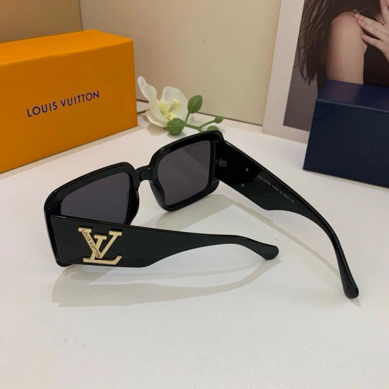 RelaxedFit Louis Vuitton Sunglasses 280685