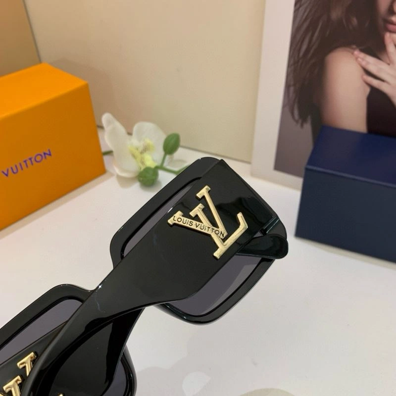 RelaxedFit Louis Vuitton Sunglasses 280685