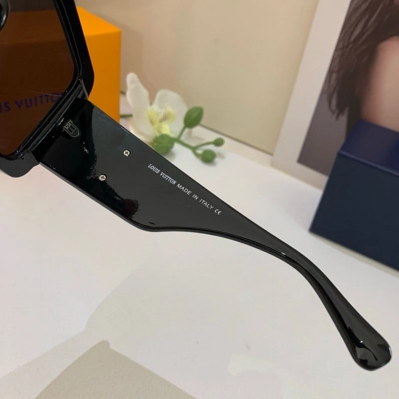 RelaxedFit Louis Vuitton Sunglasses 280685