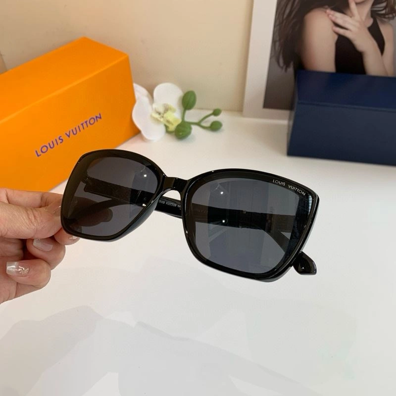 MoistureWicking Louis Vuitton Sunglasses 280681