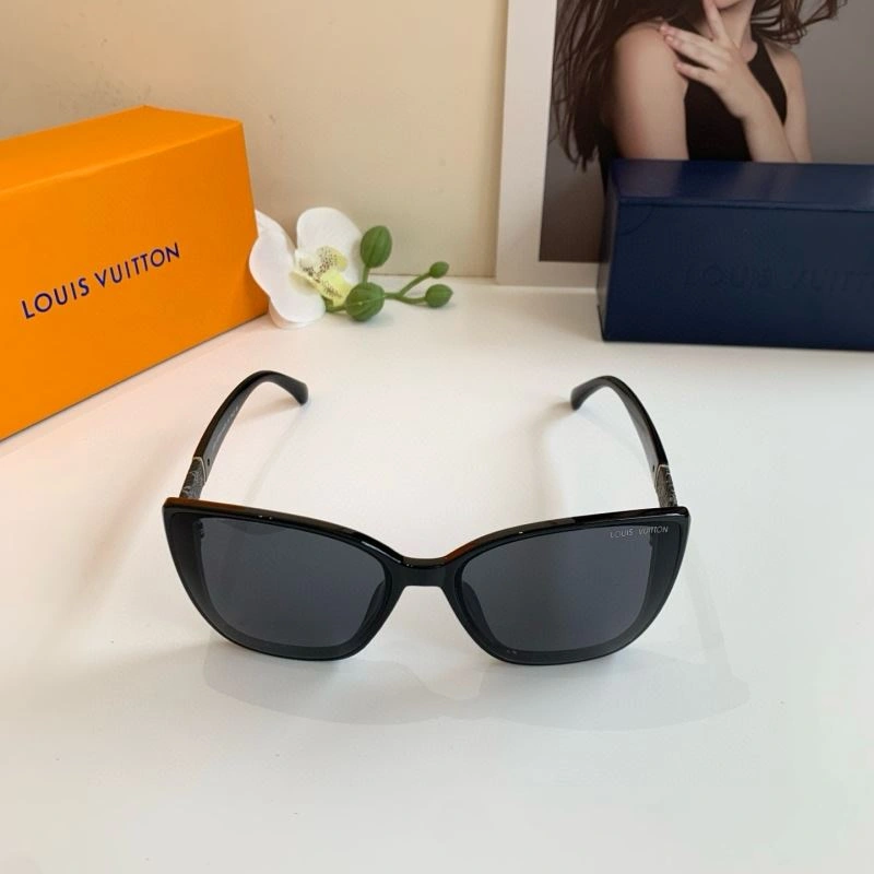MoistureWicking Louis Vuitton Sunglasses 280681