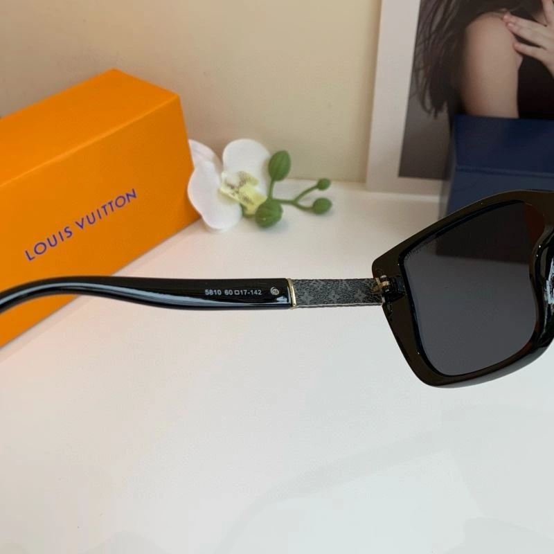 MoistureWicking Louis Vuitton Sunglasses 280681