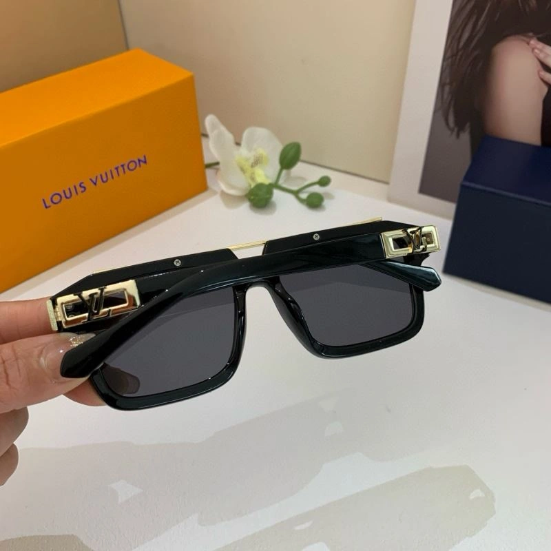 Louis Vuitton Sunglasses Durable 280667