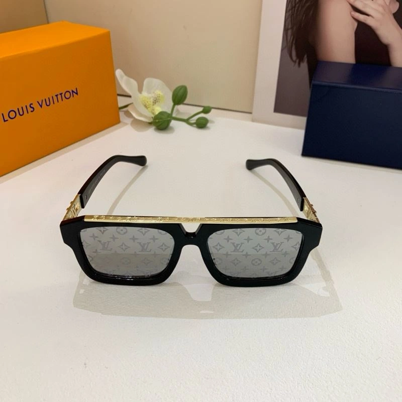 Sleek Louis Vuitton Sunglasses 280647