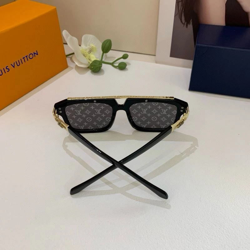 Sleek Louis Vuitton Sunglasses 280647