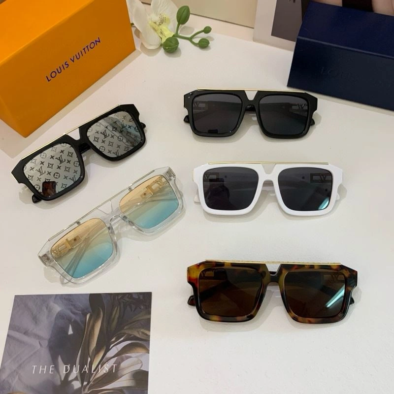 Sleek Louis Vuitton Sunglasses 280647