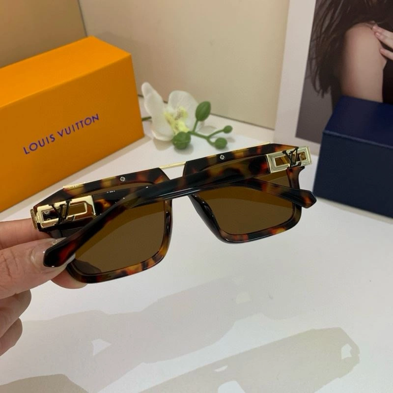 SportInspired Louis Vuitton Sunglasses 280653